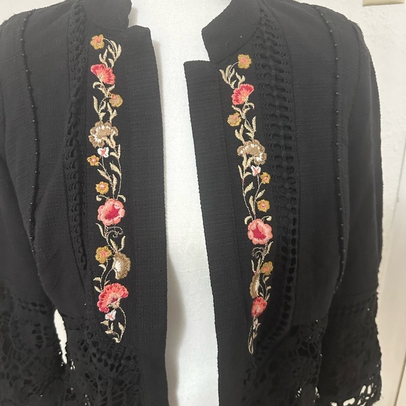 Chico’s Women’s Embroidered floral Eyelet Blazer Size 0 Petite. - Picture 2 of 6